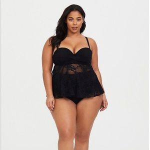 NWT Torrid black lace swim top size 4